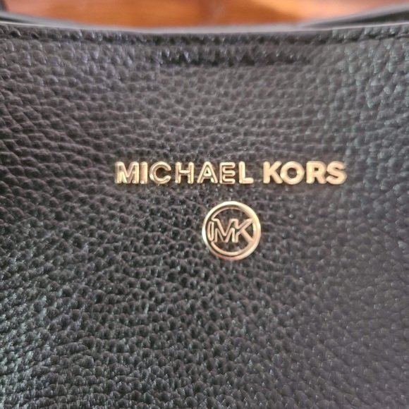 BRAND NEW Michael Kors Mercer Gallery medium in black. - Picture 2 of 11